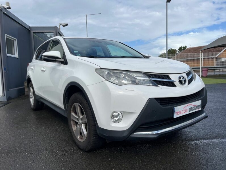 TOYOTA RAV4 124 D-4D LOUNGE 2WD