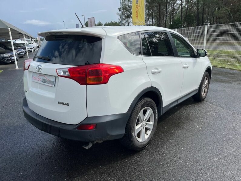 TOYOTA RAV4 124 D-4D LOUNGE 2WD