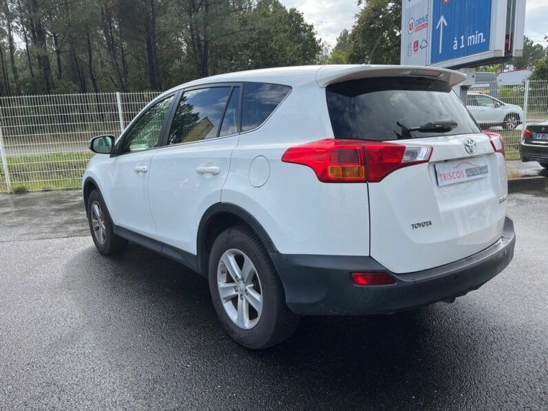 TOYOTA RAV4 124 D-4D LOUNGE 2WD