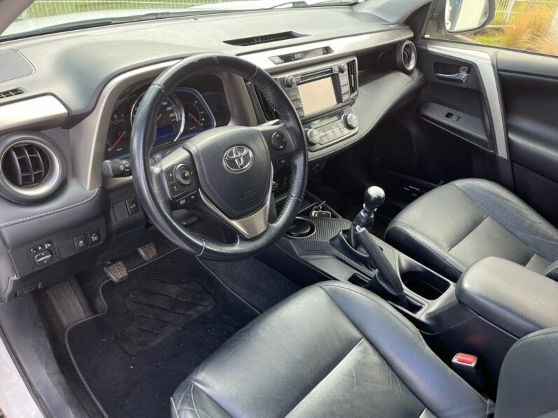 TOYOTA RAV4 124 D-4D LOUNGE 2WD